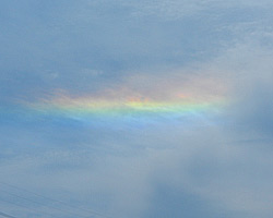 虹色の雲